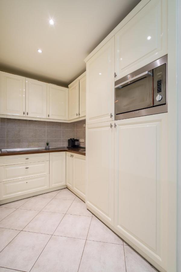 Basilica And Castle View Luxury Suite, Free Parking Reservation Needed Budapest Exteriör bild