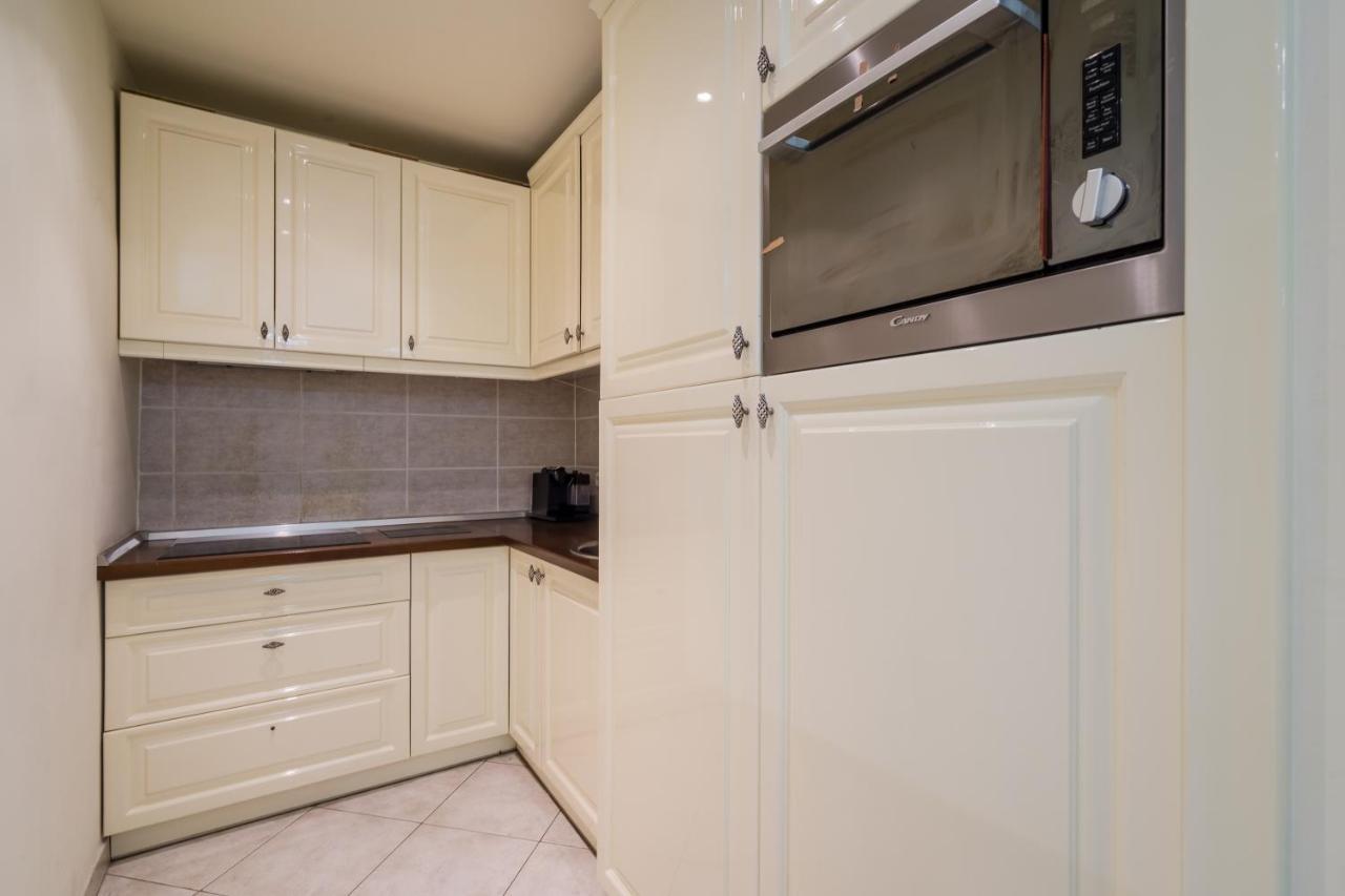 Basilica And Castle View Luxury Suite, Free Parking Reservation Needed Budapest Exteriör bild