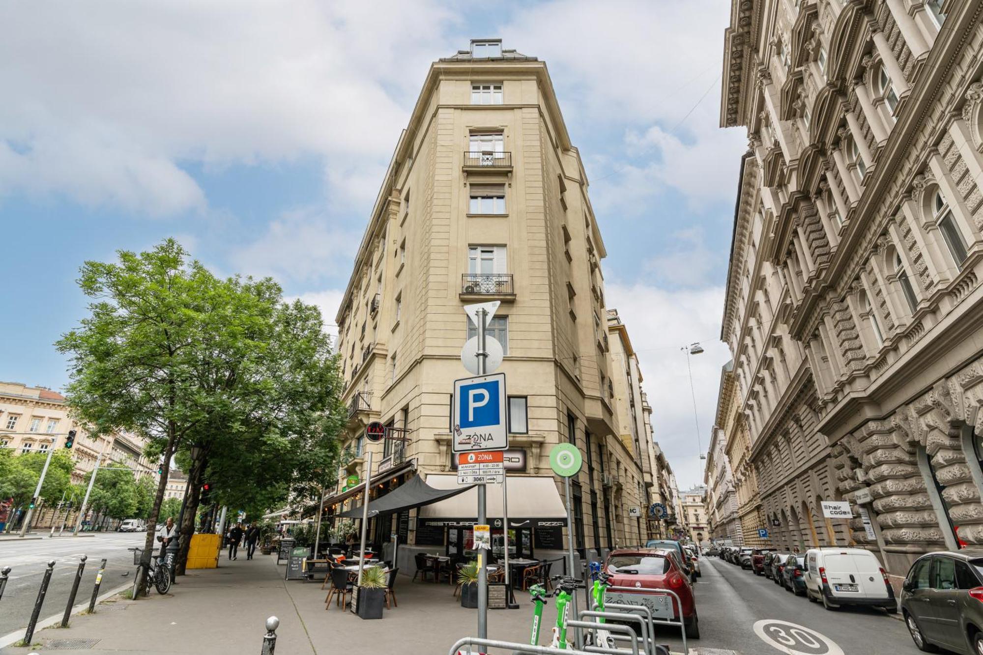 Basilica And Castle View Luxury Suite, Free Parking Reservation Needed Budapest Exteriör bild