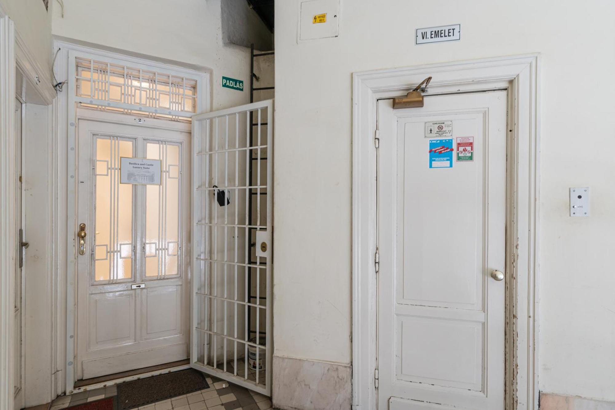 Basilica And Castle View Luxury Suite, Free Parking Reservation Needed Budapest Exteriör bild